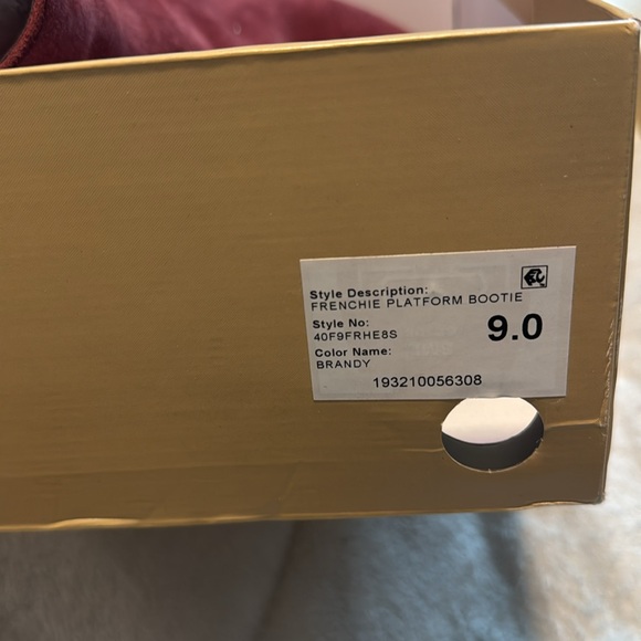 Women’s Michael Kors Frenchie platform boot - Picture 5 of 5